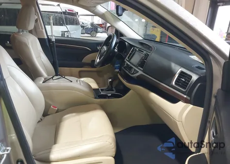 2015 Toyota Highlander Limited V6 z USA, uszkodzony, nr VIN 5TDDKRFH8FS115593